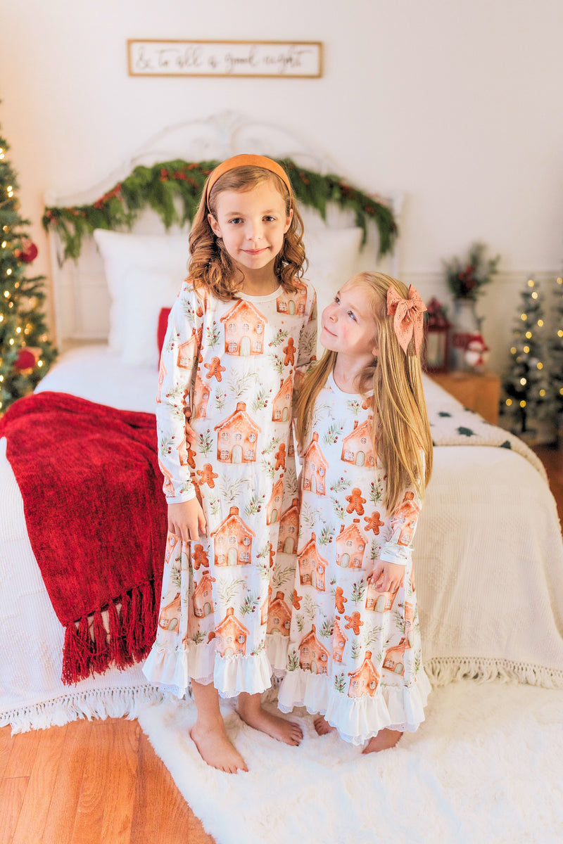 CHRISTMAS GINGERBREAD HOUSE NIGHTGOWN