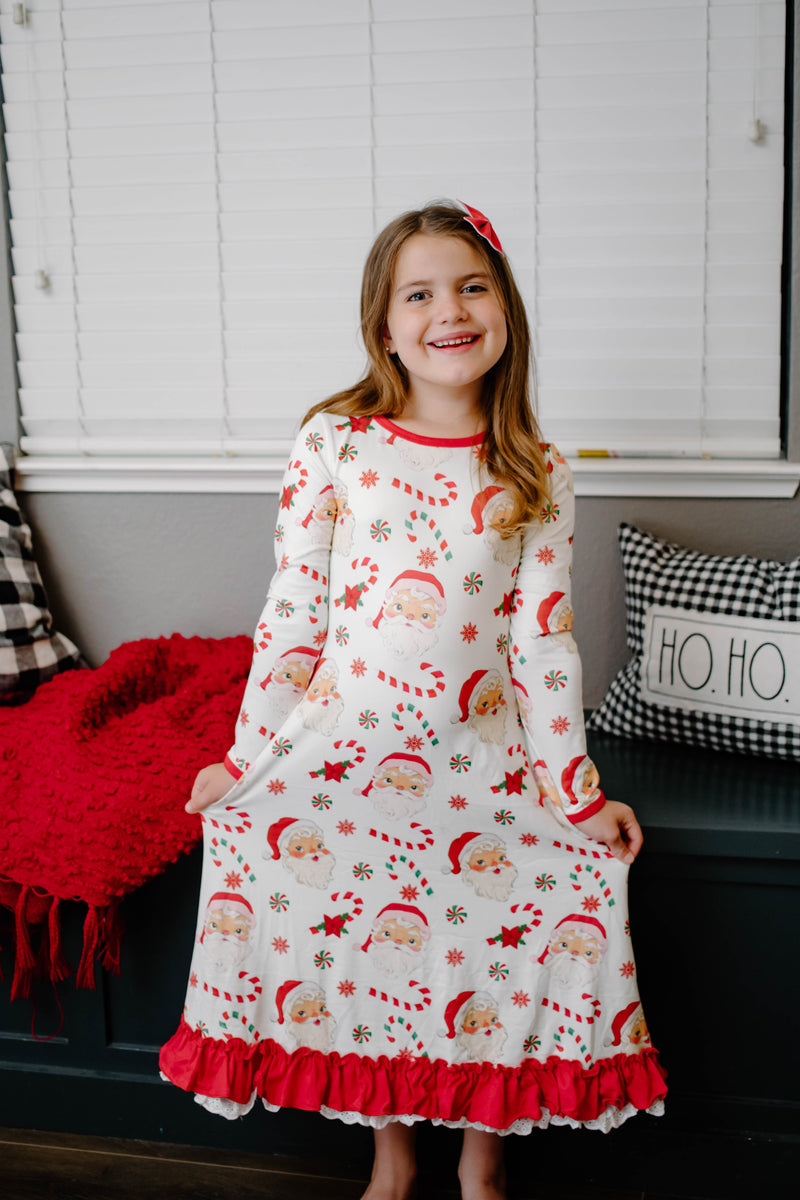 CHRISTMAS VINTAGE SANTA NIGHTGOWN